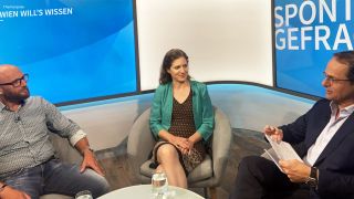 Runde bei Spontan gefragt mit Winzer Horst Gager, Assistenzprofessorin Julia Derx und Moderator Markus Hengstschläger